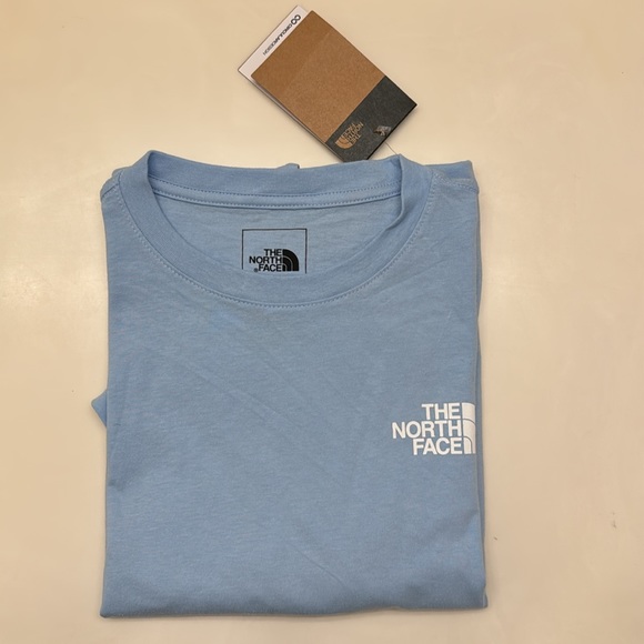 The North Face Women’s Shirt - Picture 9 of 9